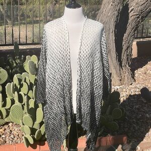 ERIN LONDON - Black and White Women's Sheer Wrap